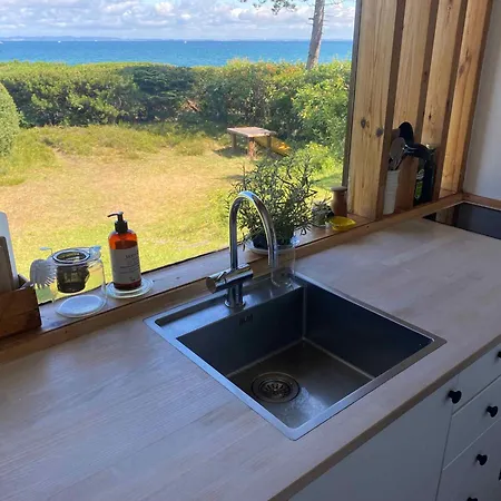 Cozy Summer House In The First Row To The Water, Hotel Hornbæk